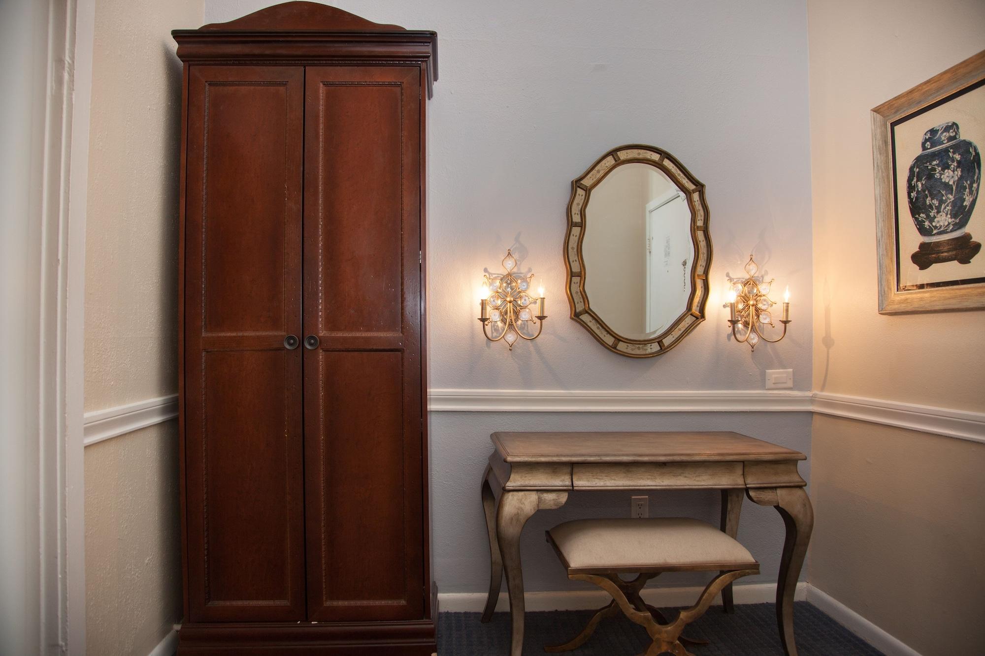 Hotel St. Pierre French Quarter New Orleans Bagian luar foto