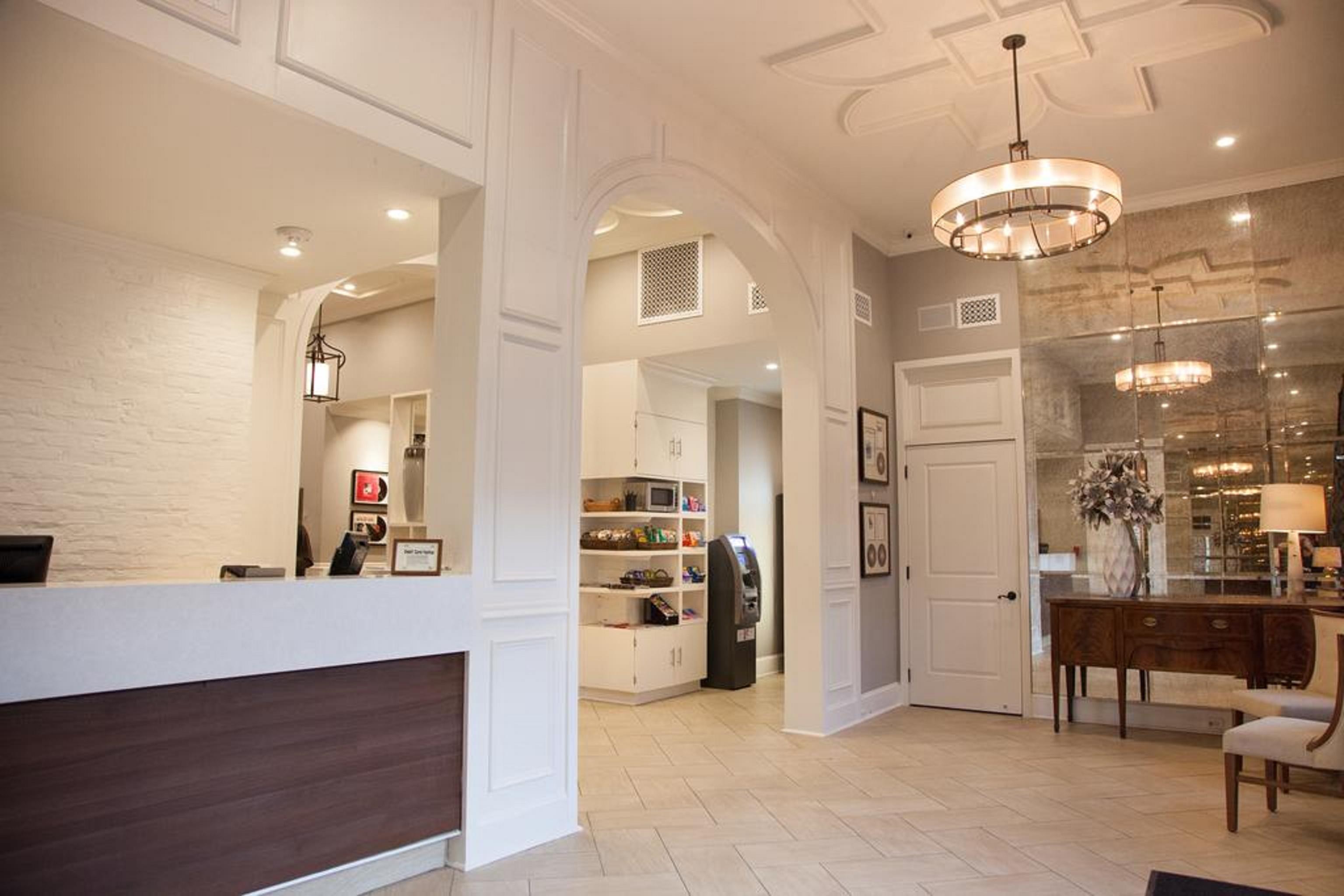 Hotel St. Pierre French Quarter New Orleans Bagian luar foto