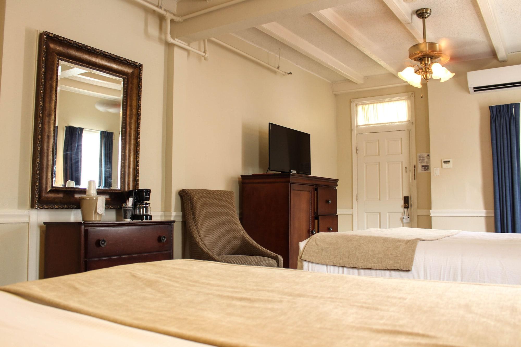 Hotel St. Pierre French Quarter New Orleans Bagian luar foto